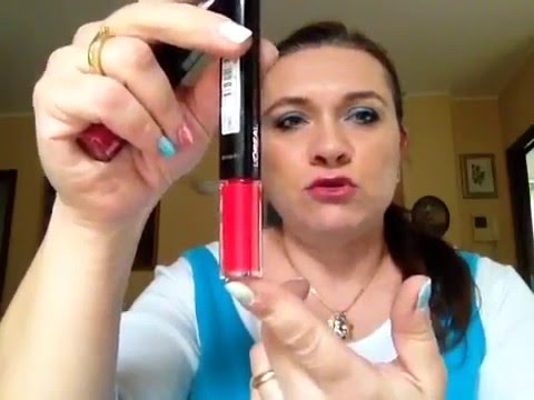 Rossetto Max Factor Lipfinity: Pigmenti Scintillanti e Durata Estrema!