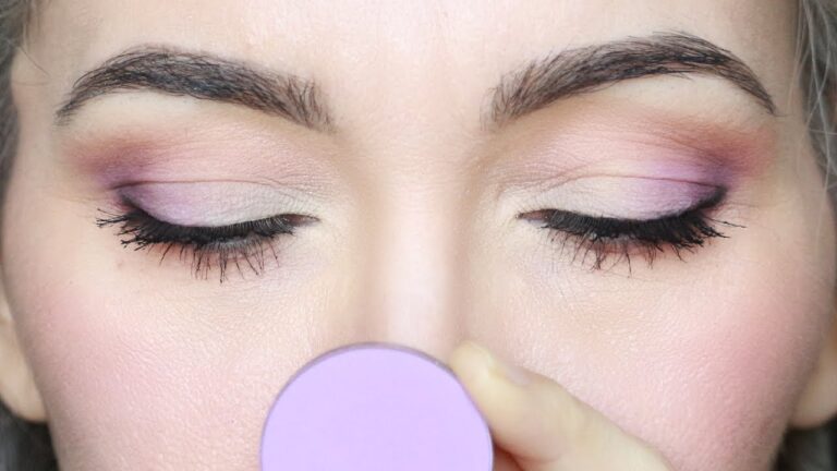 Mascara viola: il trucco che rende irresistibili, a chi sta bene!