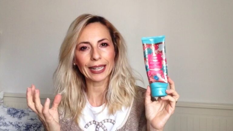 Sorprendenti vantaggi del bagno doccia: scopri perché è anche uno shampoo!