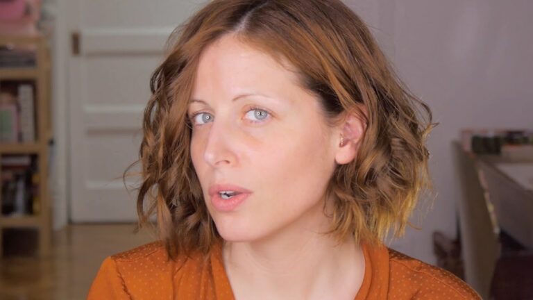 Carrè mosso con frangia: il taglio di capelli che rivoluziona il look