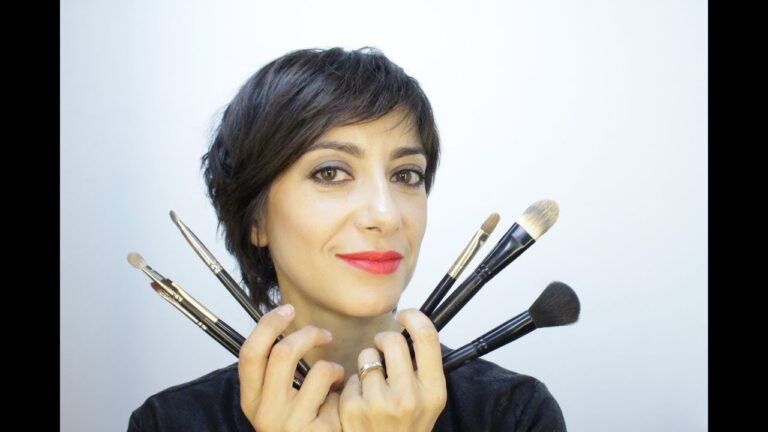 Rivelate le Funzioni Segrete dei Pennelli Trucco: Il Perfetto Uso in 70 Caratteri!