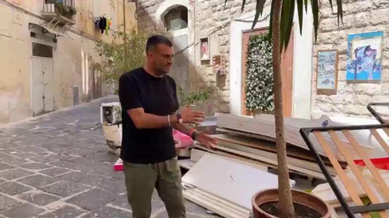 Il Terribile Tradimento del Fratello: Come ha Svuotato il Conto Corrente in un Colpo Solo