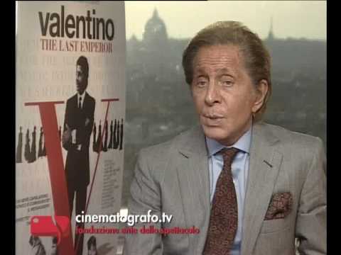 Valentino: Il Maestro della Moda che Trasforma Sogni in Realta’