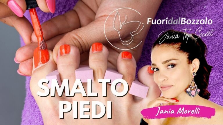 Colori brillanti per smalti ai piedi: pedicure che fa invidia!