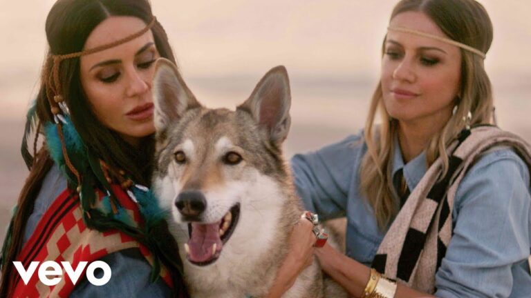 Il sorprendente abito di Paola e Chiara a Sanremo: una svolta nel loro stile!