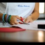 Piccoli volti alla moda: occhiali da sole must