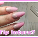 Unghie Arancioni Fluo Opache: La Nuova Tendenza Beauty Estiva?