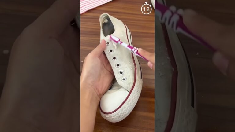 Segreti per una pulizia impeccabile delle sneaker bianche in tela