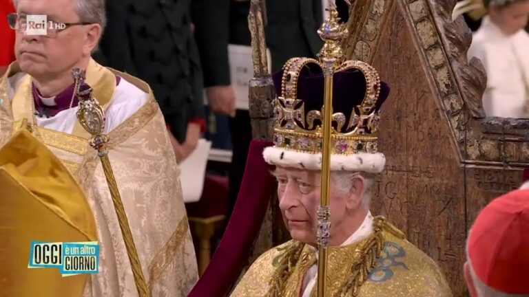 La sorprendente storia di Carlo III: Il sovrano che si è incoronato da solo
