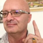 Rivelato il segreto: 5 indizi infallibili per scoprire se uno specchio è autentico!