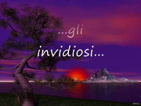10 frasi sulla gente invidiosa: come gestire e superare chi ci invidia