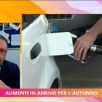 La storia dietro la parola “bar”: scopri le origini in 70 caratteri.